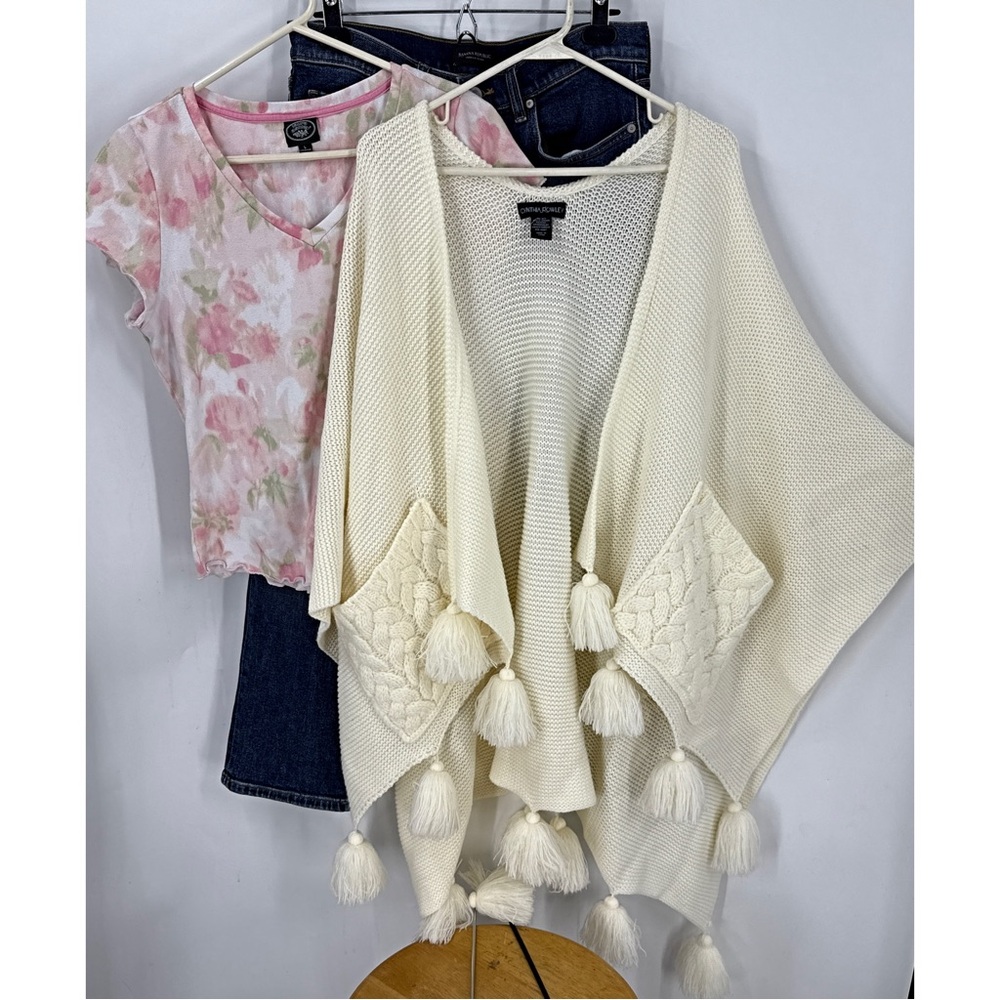 Cynthia Rowley Ivory Knit Poncho Wrap Shawl with Fringe Tassels. OS